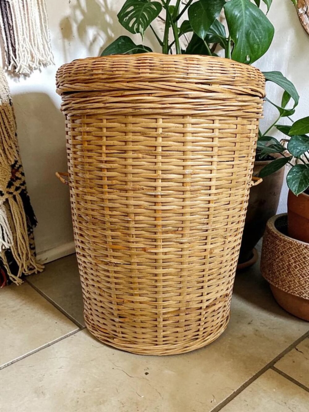 Woven Wicker Hamper: Small Storage Basket with Lid